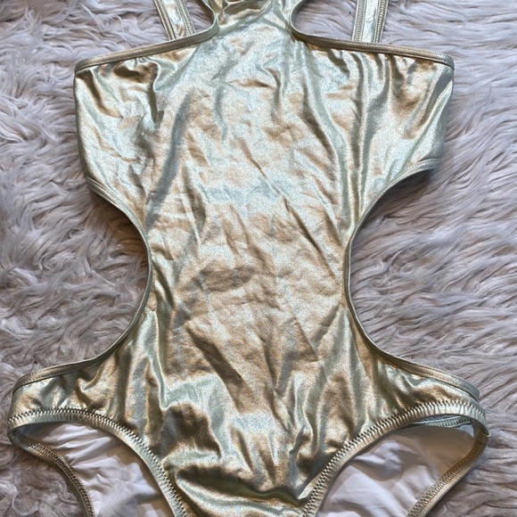Melissa Odabash Gold Metallic Cut Out One Piece Swimsuit sz 4 - Picture 6 of 10
